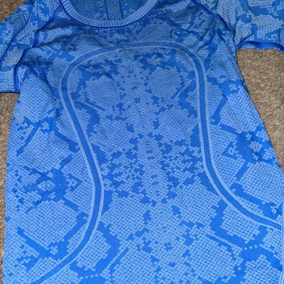 NEW WOT Lululemon Swiftly Tech Long Sleeve Heathered Pipe Dream Blue Snake Top - Picture 2 of 7